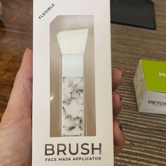 teami Detox Mask & Applicator - Picture 9 of 13